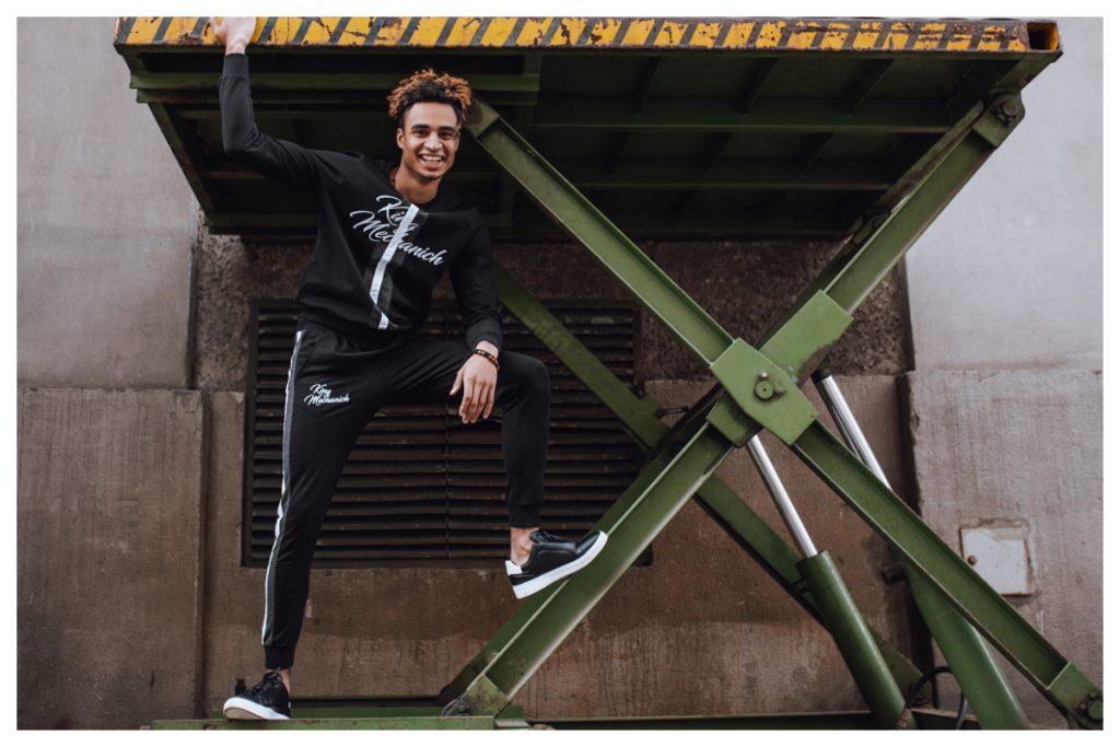 Męska bluza bez kaptura z napisami i długim rękawem