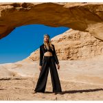 Komplet damski na lato składający się ze spodni i bluzki z długim rękawem