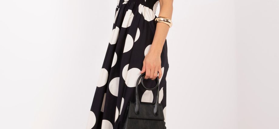 Sukienka jako system stylu: jak rynek mody online w Polsce redefiniuje kobiecą garderobę