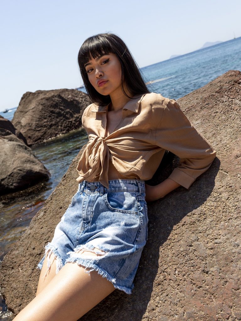 Stylizacje na grilla – modne i niedrogie ubrania