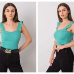 Krótki top z koronką w modnej stylizacji na lato