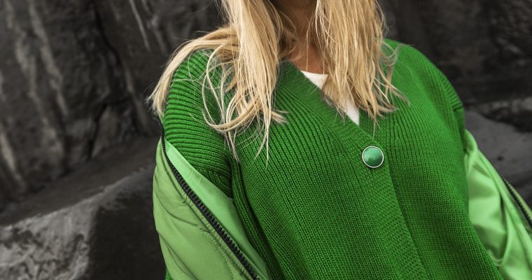 Gdzie kupić modne swetry na jesień? Jakie są modne swetry – trendy na nadchodzące sezony w eButik