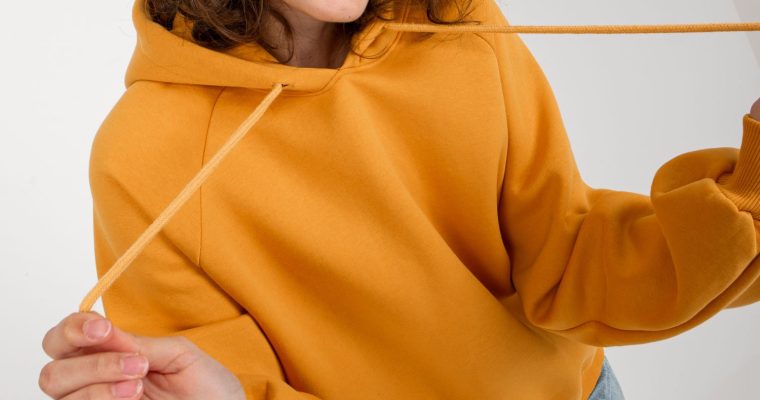 Damskie bluzy dresowe na każdą porę roku