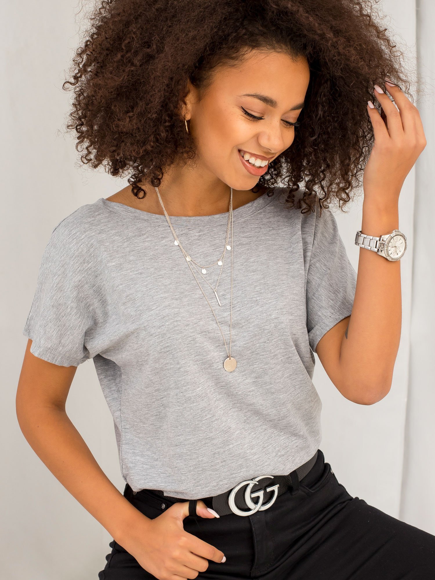 Gładkie T-shirty damskie w stylizacjach