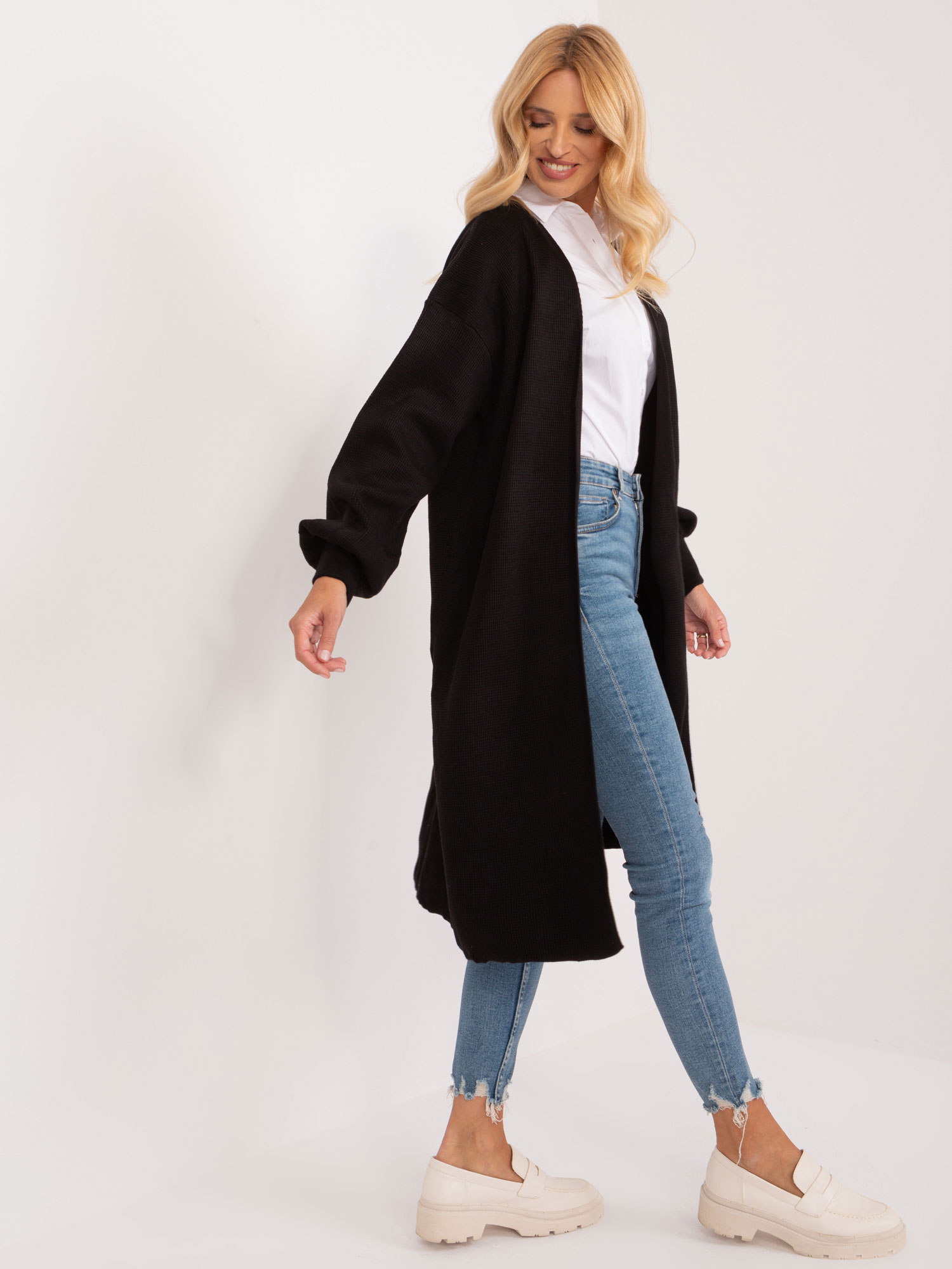 Długie swetry damskie kardigany