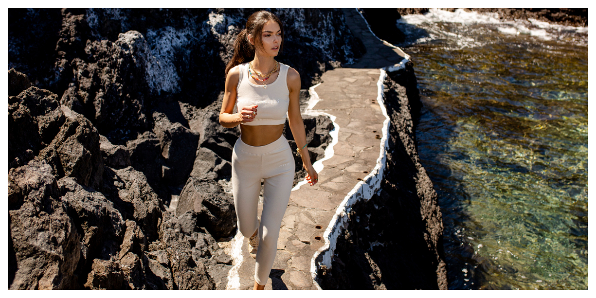 Kegginsy damskie w kolorze beżowym