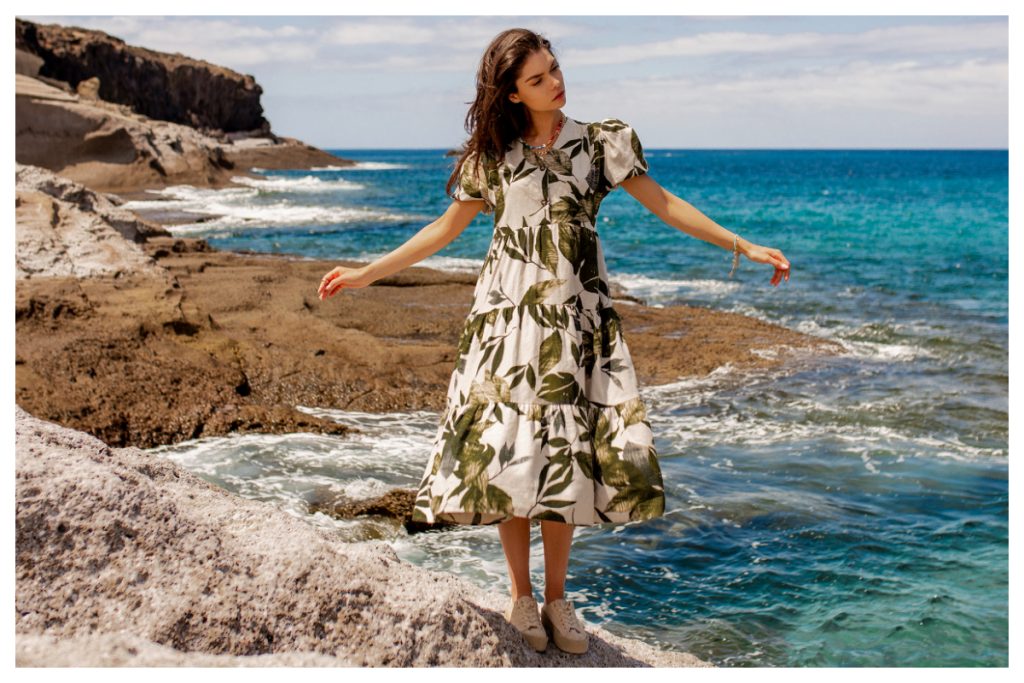 Długa sukienka na lato w zielone kwiaty