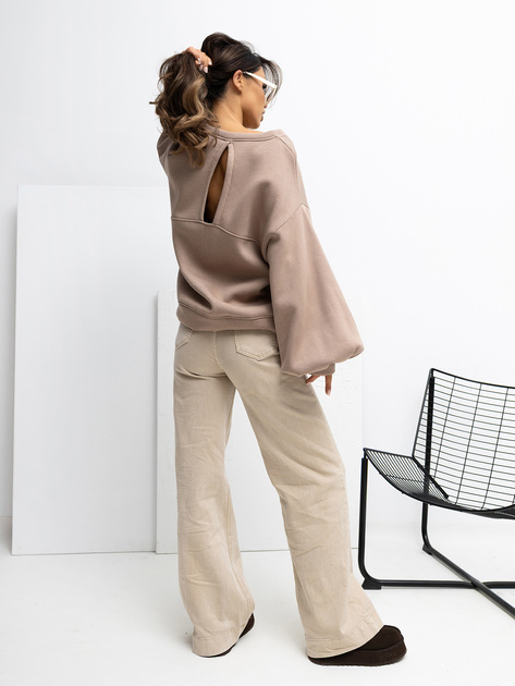 Ciemnobezowa-bluza-z-wycieciem-na-plecach-RUE-PARIS-415858_2 Ciemnobeżowa bluza z wycięciem na plecach