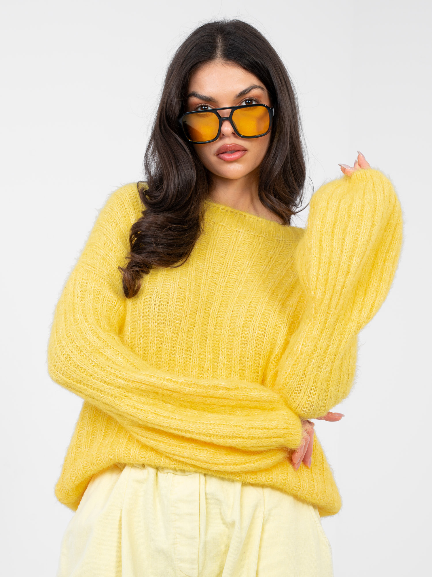 Akcesoria damskie w hurcie – jak budować rentowną ofertę dodatków w sklepie fashion B2B