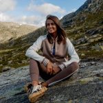 Bluza bomberka w stylu baseball w jesiennej stylizacji