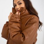 Jasnobrązowa puchowa kurtka z ekoskóry z pikowaniem