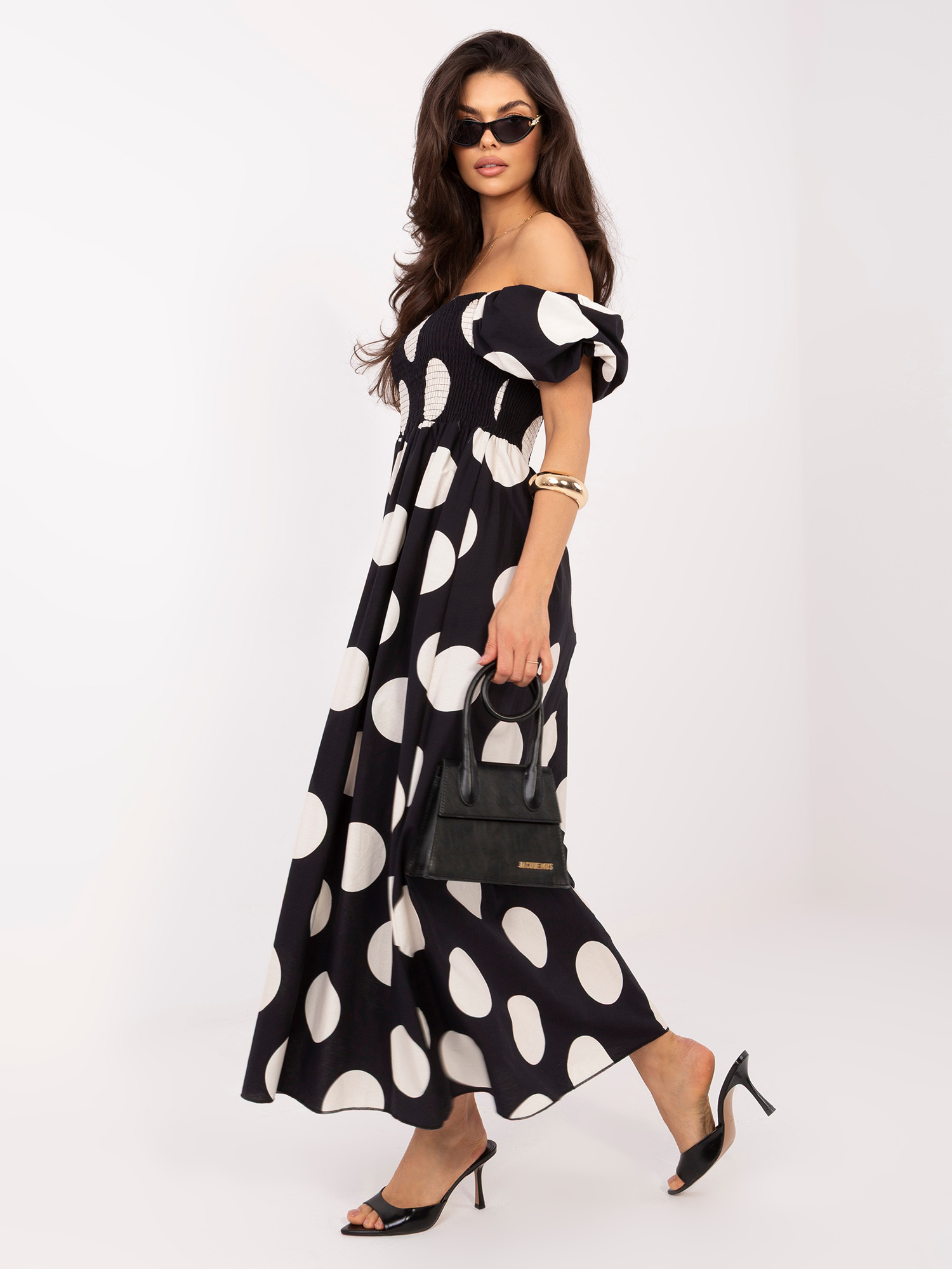 Sukienka jako system stylu: jak rynek mody online w Polsce redefiniuje kobiecą garderobę