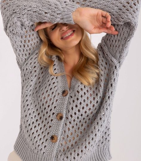 Szary ażurowy sweter rozpinany z dekoltem V